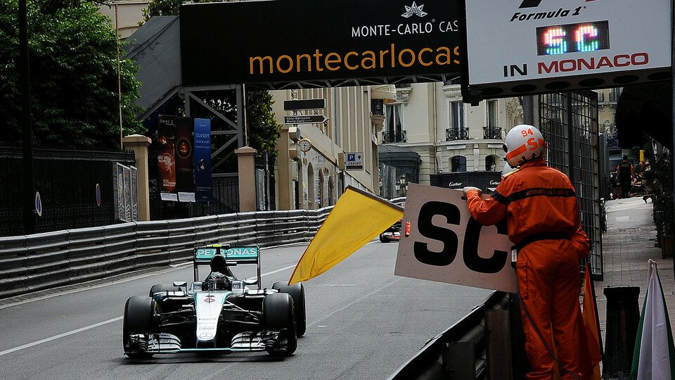 Ein Safety Car löste bei Mercedes in Monaco Strategie-Turbulenzen aus, Foto: Sutton