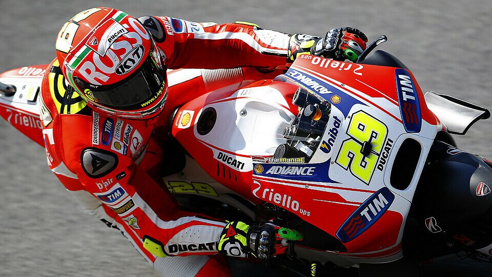 Andrea Iannone konnte seine Glück nach Rang zwei kaum fassen, Foto: Ducati