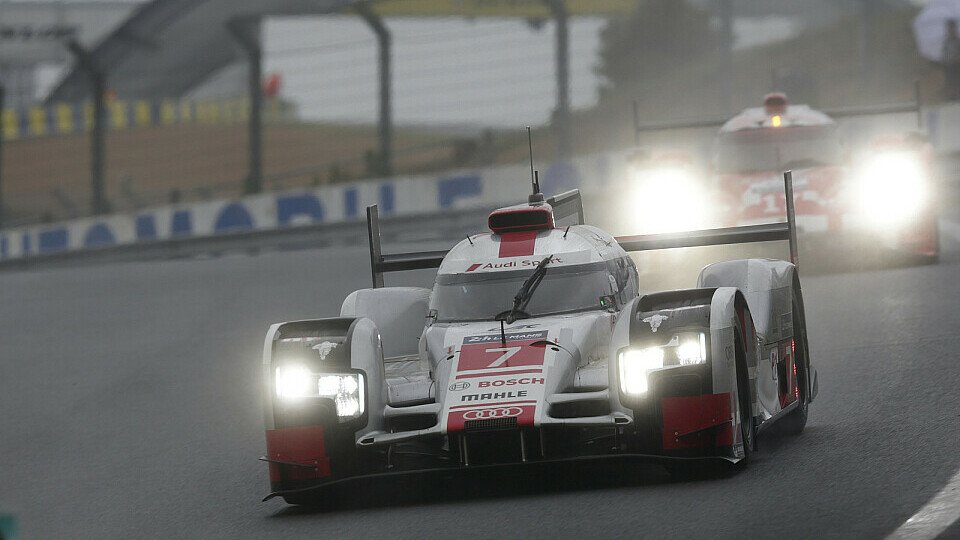 Feuchte Fahrbahn beim Le-Mans-Test am letzten Maiwochenende, Foto: Audi