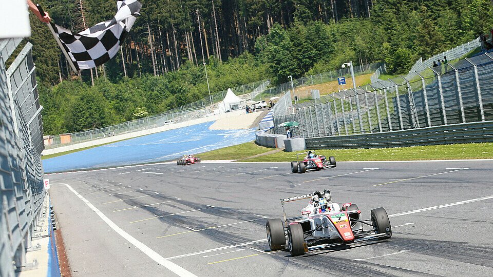 Joel Eriksson gewinnt auf dem Red Bull Ring, Foto: ADAC Formel 4