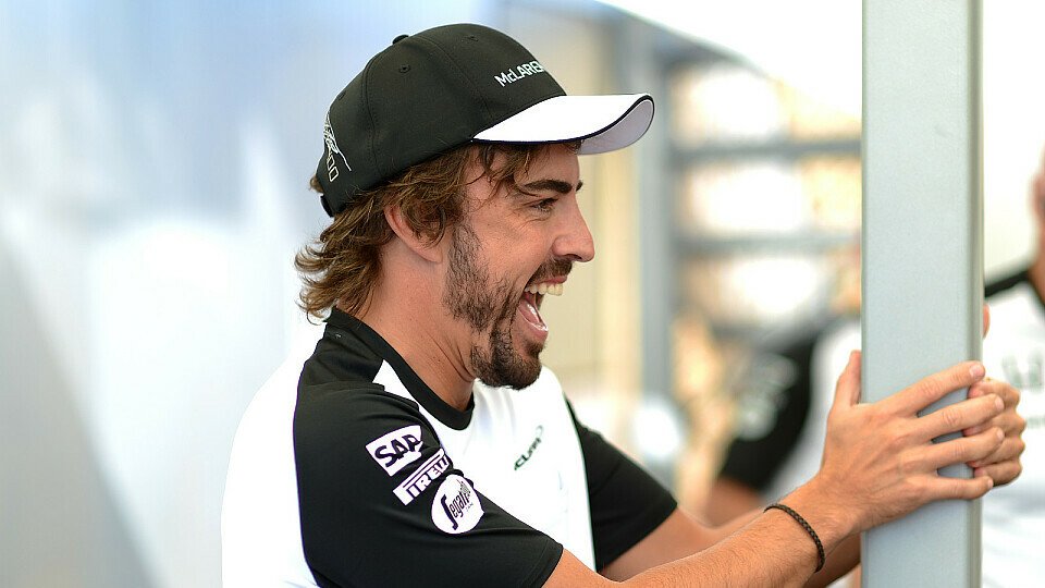 Alonso wäre wohl seinem Renningenieur gerne an die Gurgel gegangen, Foto: Sutton