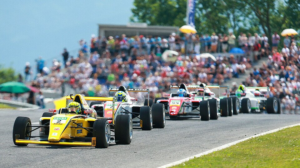 Mehr als 10.000 Zuschauer sahen die drei Rennen der Highspeedschule des ADAC, Foto: ADAC Formel 4