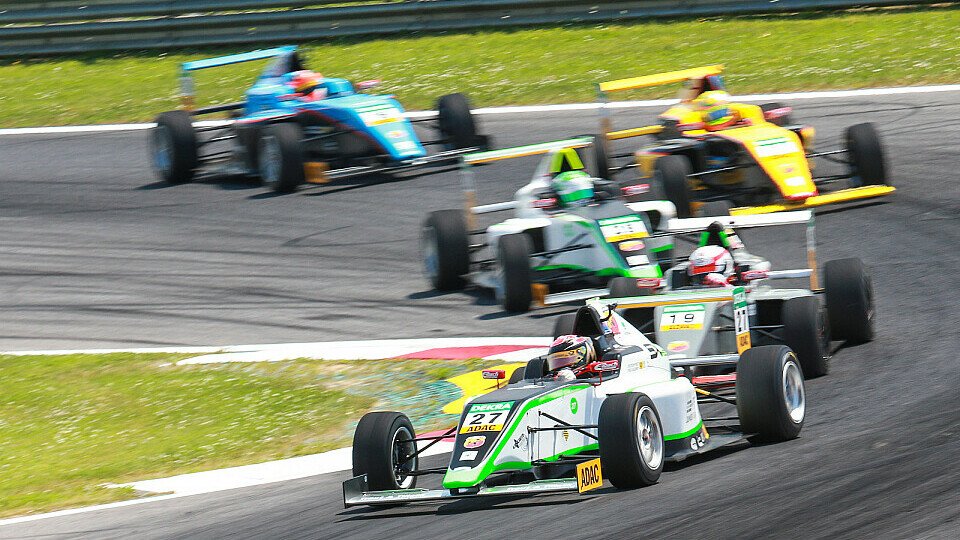 Im zweiten Lauf des Wochenendes fuhr Marvin Dienst auf das Podest, Foto: ADAC Formel 4