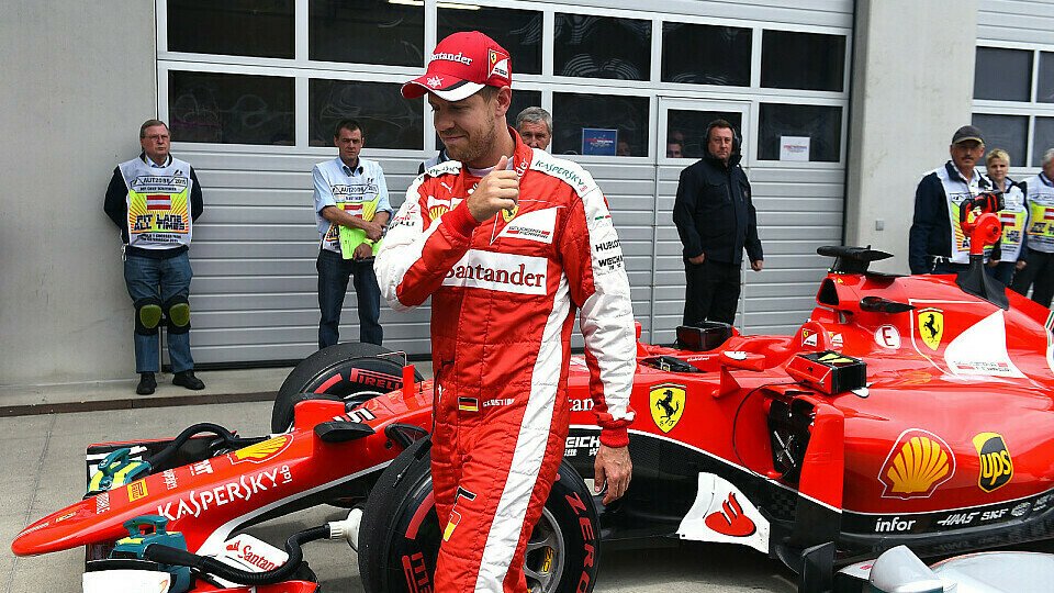 Grundstein gelegt: Von Platz drei aus will Sebastian Vettel im Rennen Mercedes attackieren, Foto: Sutton