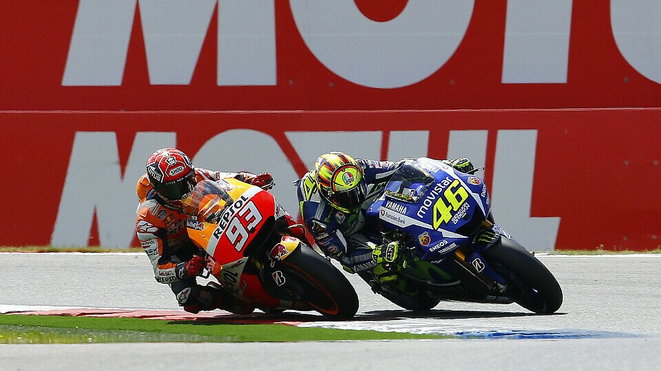 Bis zum bitteren Ende: Rossi und Marquez lieferten sich eine Schlacht, Foto: Repsol Honda