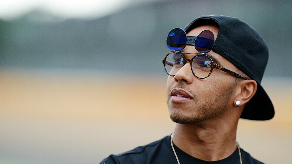 Lewis Hamilton schert sich nicht um kontroverse Bilder - er veröffentlicht sie selbst, Foto: Sutton