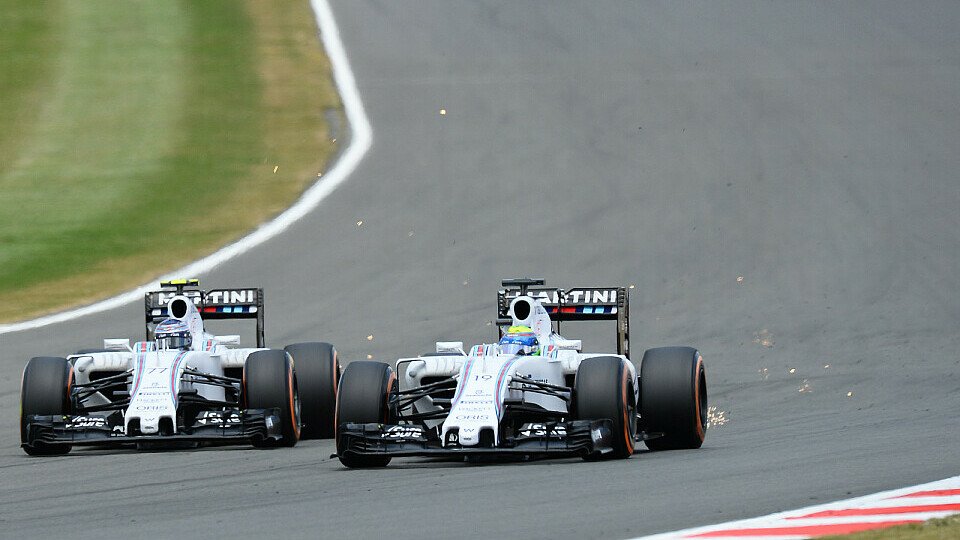Massa und Bottas duellierten sich zu Beginn um Rang eins, Foto: Sutton