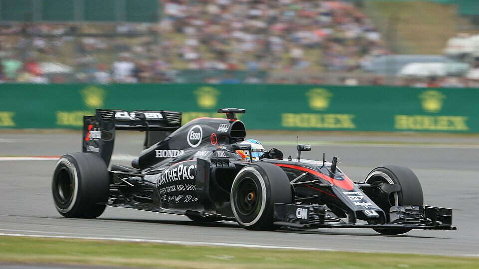 McLaren erbte in Silverstone den letzten Punkt, Foto: Sutton