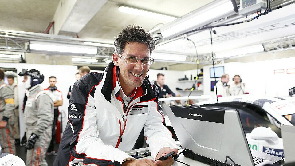Porsche-Motorsportchef Dr. Frank-Steffen Walliser lebt für den Motorsport und die Serie, Foto: Porsche