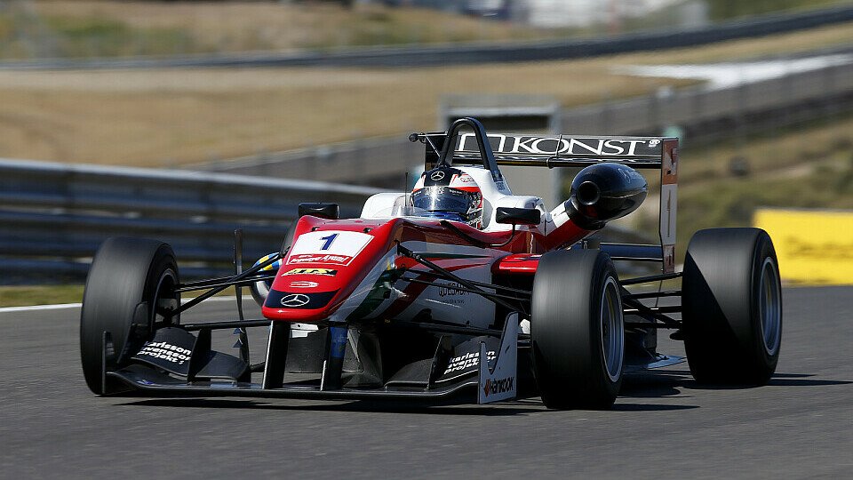 Felix Rosenqvist stehtauf Pole Position - aber nicht in allen Rennen, Foto: FIA F3