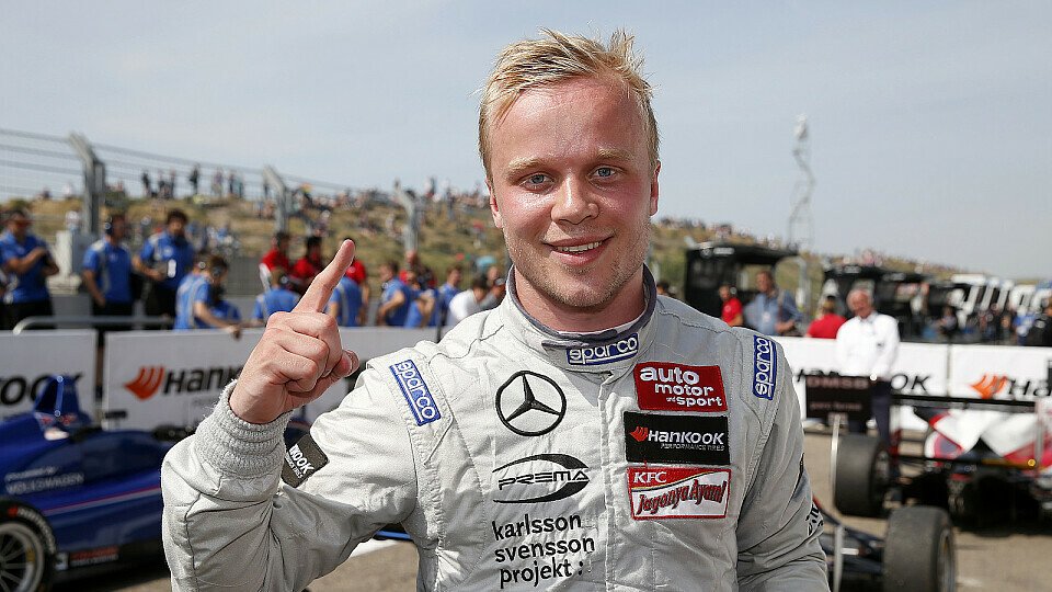 Rosenqvist freut sich über den Sieg, Foto: FIA F3