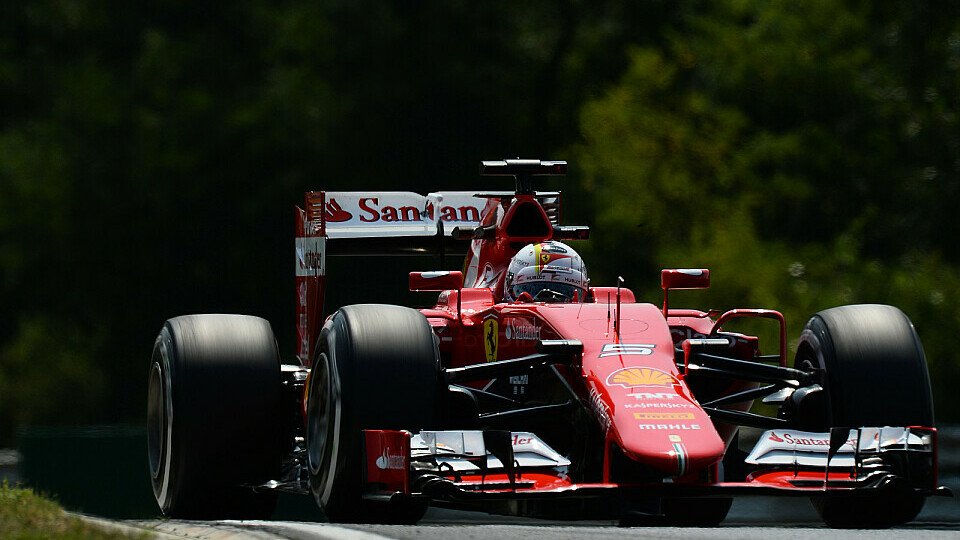 Mit seiner Leistung am Freitag zeigt sich Sebastian Vettel nicht zufrieden, Foto: Sutton