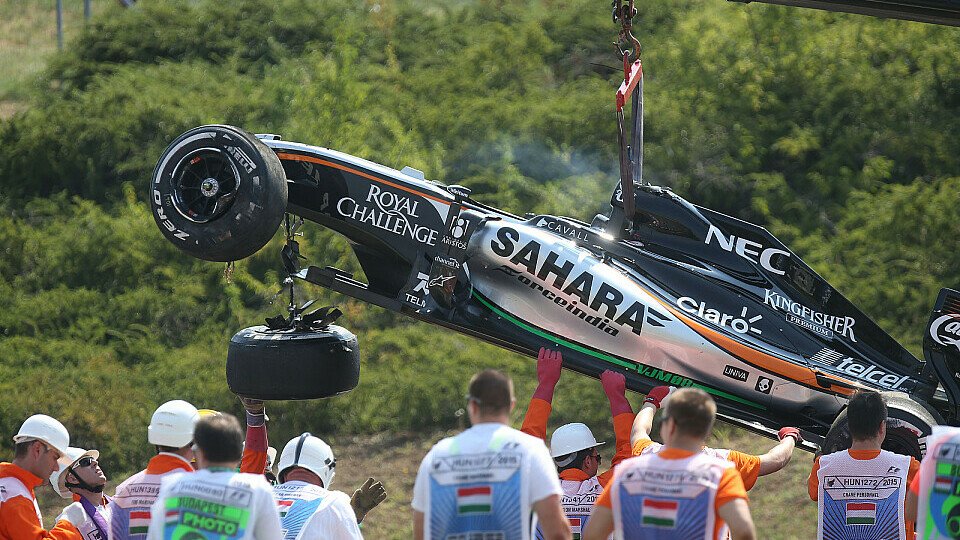 Sergio Perez' Auto war nach seinem Unfall ein Totalschaden, Foto: Sutton