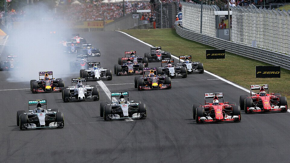 Schon am Start übernahm Vettel die Führung, Foto: Sutton