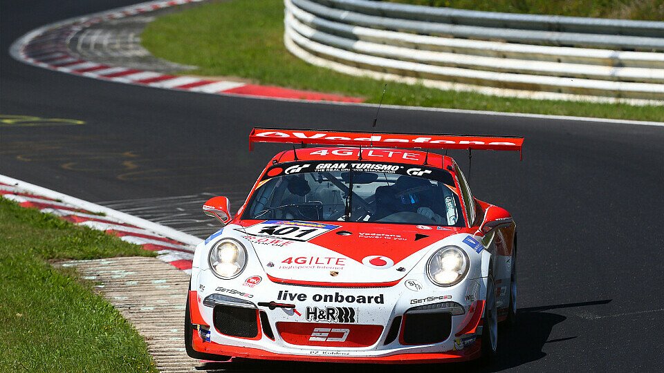 Der Traum von Klassensieg für GetSpeed endet wenige Meter vor dem Ziel, Foto: Porsche