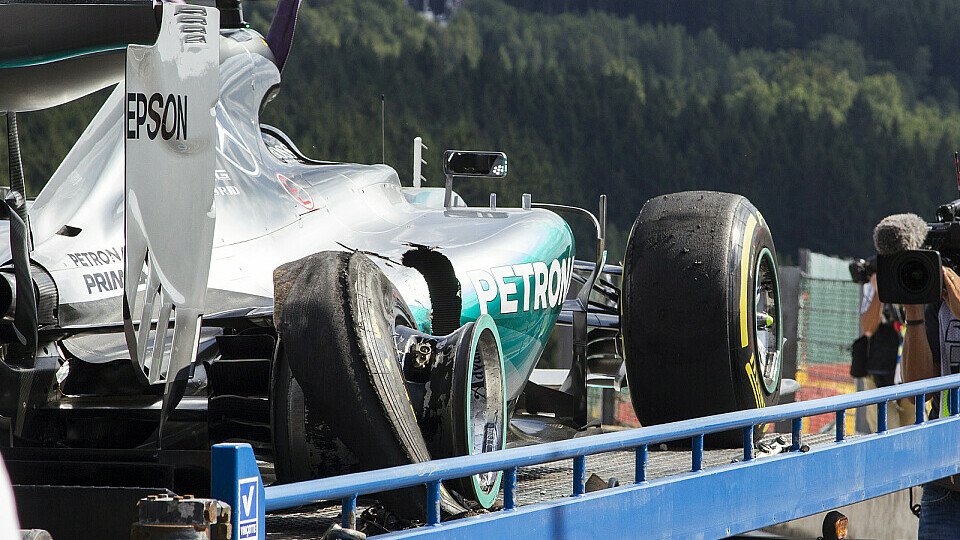 So sah Rosbergs Mercedes nach dem Abflug am Freitag aus, Foto: Sutton