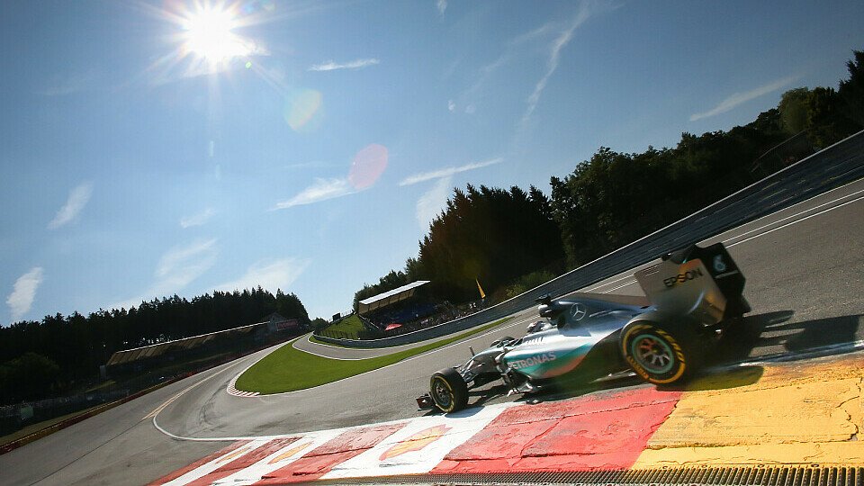 Lewis Hamilton erzielte in Spa seine 10. Pole Position in dieser Saison, Foto: Sutton