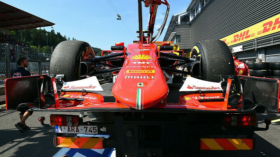 Für Kimi Räikkönen war das Qualifying vorzeitig beendet, Foto: Sutton