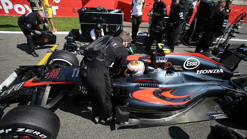 McLaren sorgte in Belgien für ein Strafen-Chaos, Foto: Sutton