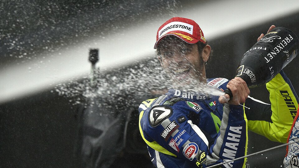 Valentino Rossi brachte sich beinahe selbst um den Sieges-Champagner