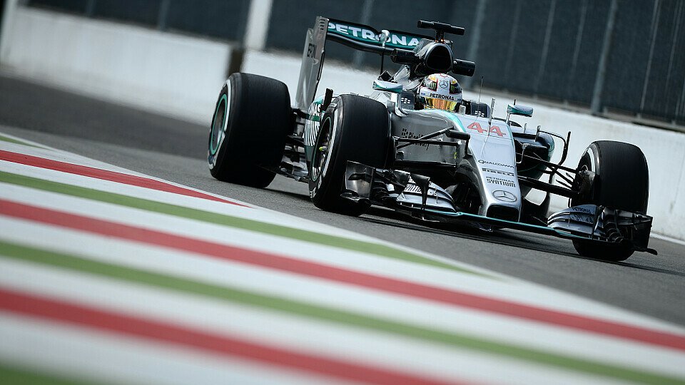 Lewis Hamilton gab im 1. Training deutlich den Ton an, Foto: Sutton