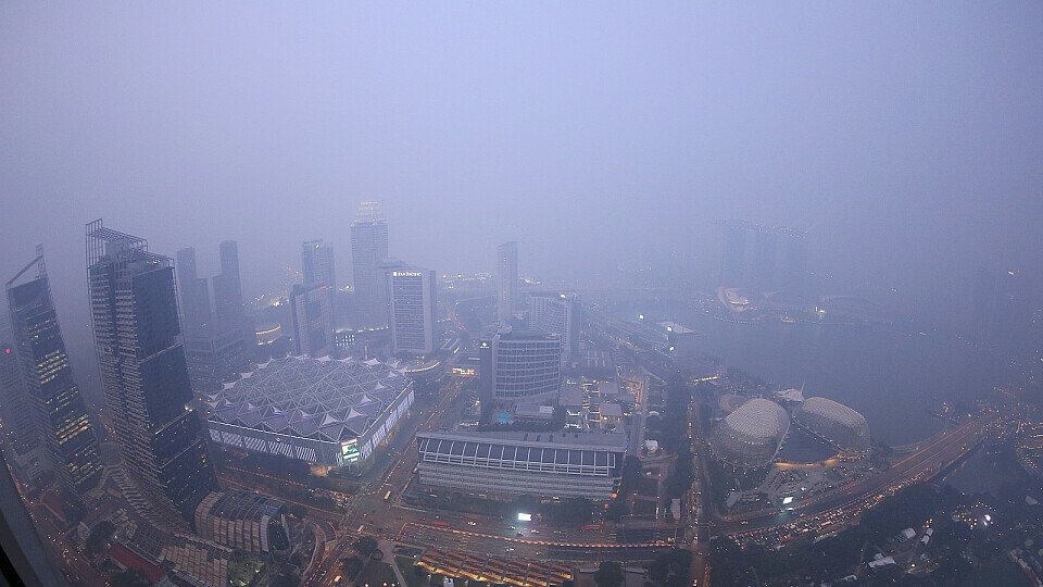Die Formel 1 zittert vor dem Smog in Singapur, Foto: Sutton