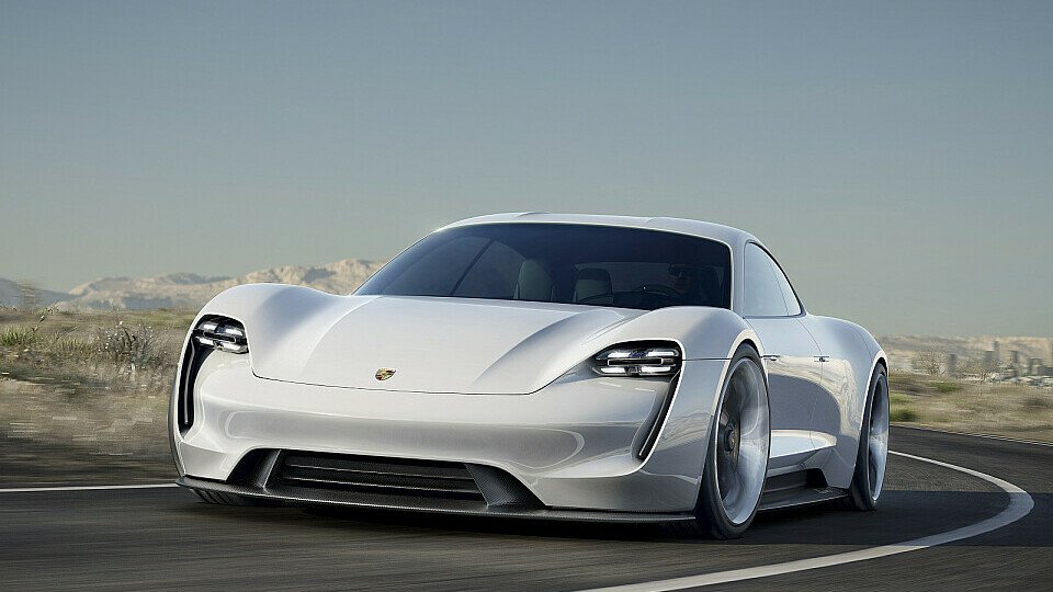 Weltpremiere der ersten batteriebetriebenen viersitzigen Konzeptstudie von Porsche, Foto: Porsche