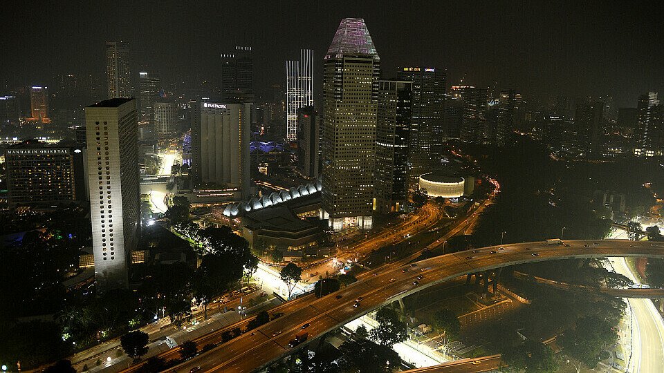 Welcome to Singapur! Die Stadt bietet erneut das spektakuläre Panorama für das Nachtrennen der Formel 1, Foto: Sutton