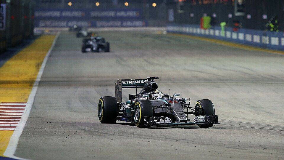 Nico Rosberg muss binnen sechs Rennen eine große Lücke von 41 Punkten Rückstand auf Lewis Hamilton schließen, will er nicht wieder Zweiter werden, Foto: Sutton