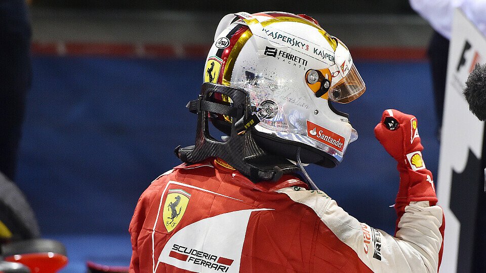 Sebastian Vettel triumphierte in Singapur, Foto: Sutton