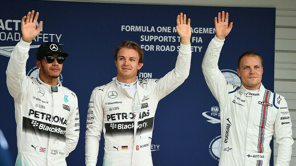 (Fast) ganz in weiß: Lewis Hamilton, Nico Rosberg und Valtteri Bottas nach dem Qualifying, Foto: Sutton