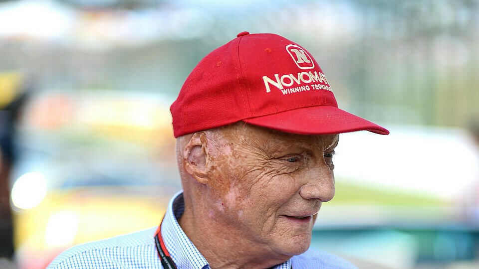 Niki Lauda erklärt, es habe nie Interesse von Red Bull gegeben, Foto: Sutton