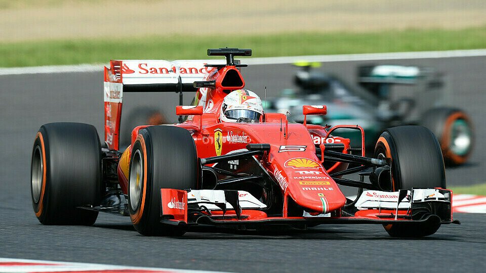 Sebastian Vettel hielt sich in Suzuka lange vor Nico Rosberg, Foto: Sutton