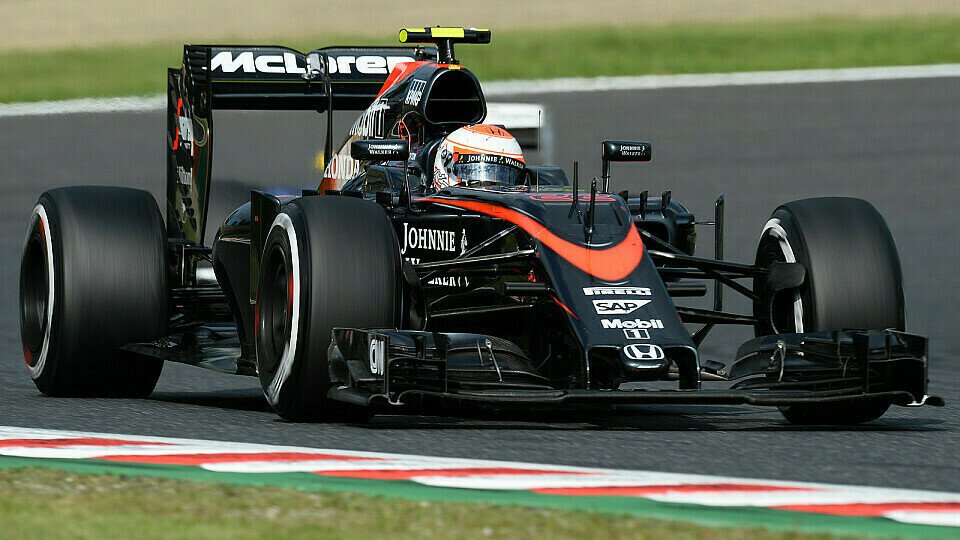Jenson Button darf oder muss auch 2016 für McLaren-Honda fahren, Foto: Sutton