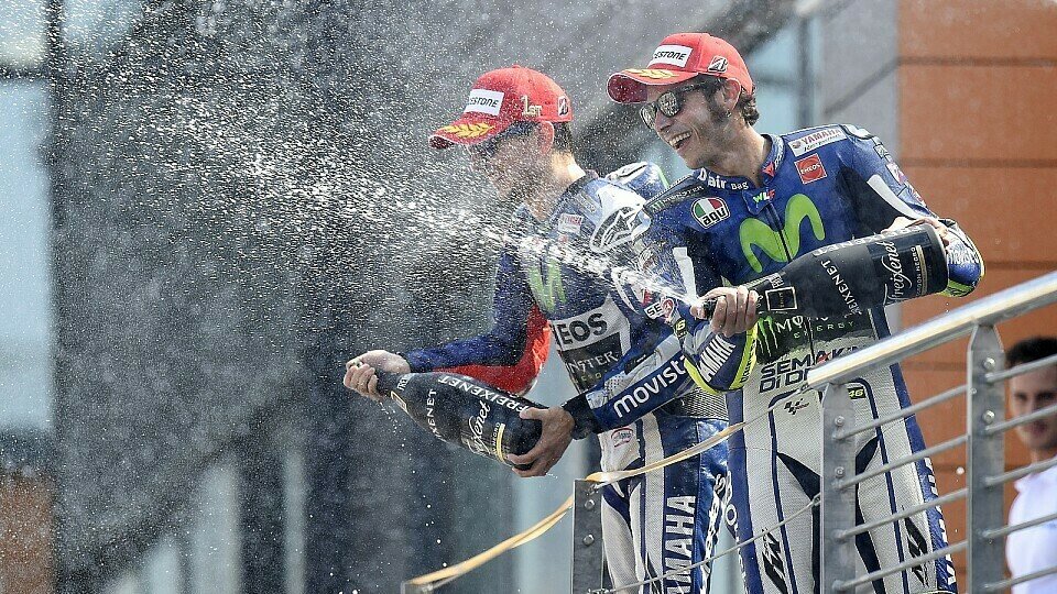 Rossi und Lorenzo können gemeinsam feiern