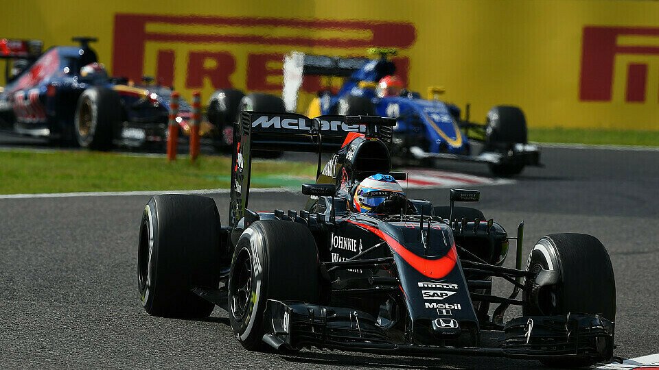 Fernando Alonso blickt trotz gravierender Probleme zuversichtlich auf 2016, Foto: Sutton
