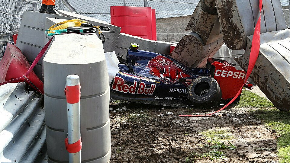Carlos Sainz verunfallte im 3. Training zum Russland GP schwer, Foto: Sutton