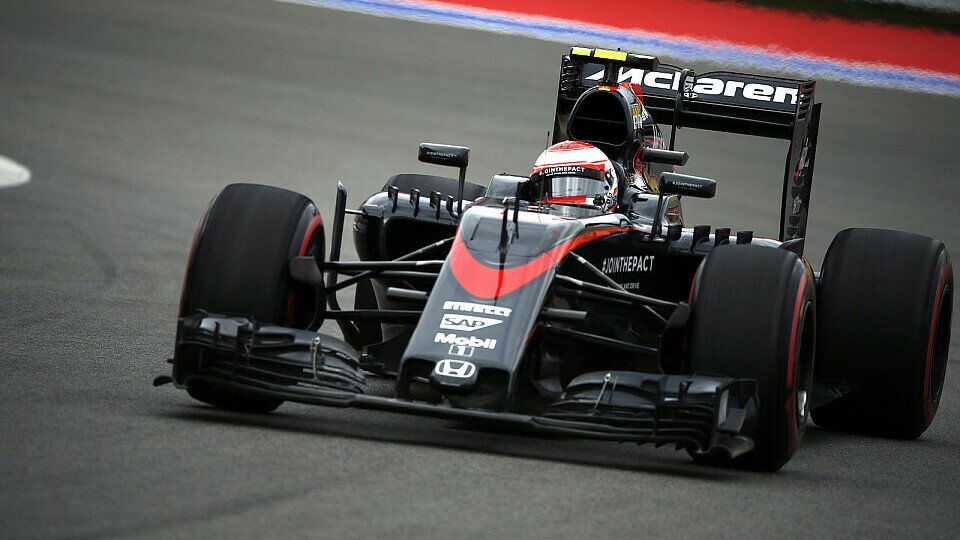 Jenson Button präsentierte sich im Qualifying in Sochi in guter Verfassung, Foto: Sutton