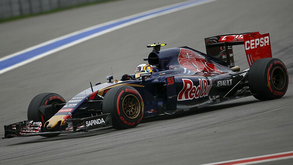 Carlos Sainz sitzt wieder beschwerdefrei im Cockpit seines Toro Rosso, Foto: Sutton
