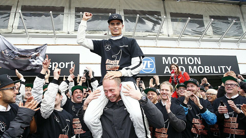 Pascal Wehrlein sicherte sich 2015 nach einer intensiven DTM-Saison den Titel, Foto: DTM