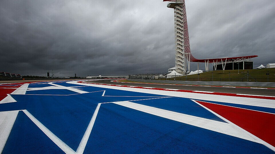 Dunkle Wolken über dem Circuit of the Americas in Austin kündigten am Donnerstag bereits die erwarteten Wetterkapriolen an diesem Rennwochenende an, Foto: Sutton