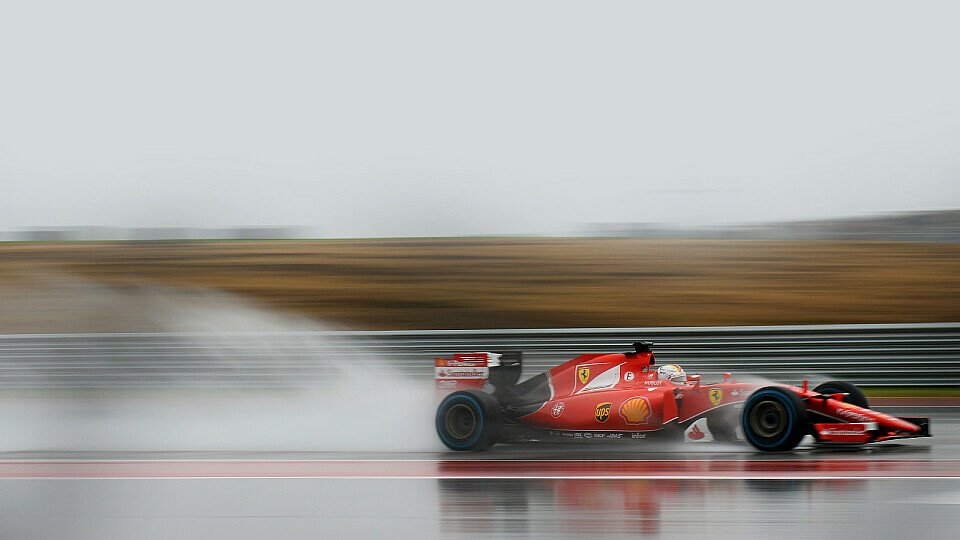 Sebastian Vettel sieht sich mit einer Strafversetzung konfrontiert, Foto: Sutton