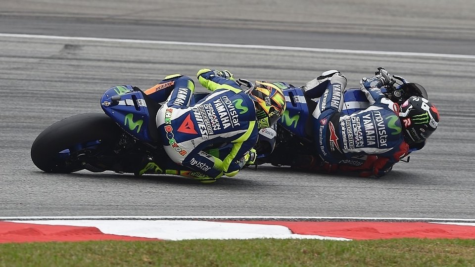 Das Duell Rossi gegen Lorenzo endet erst in Valencia, Foto: Yamaha