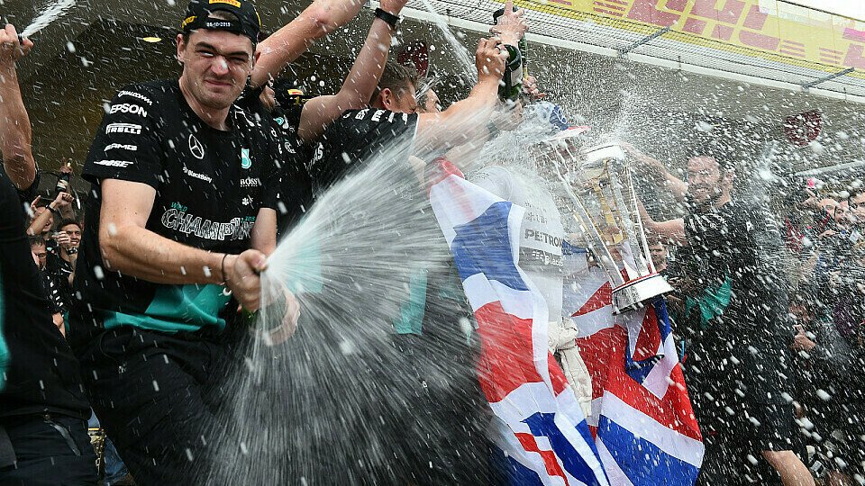 Mercedes konnte gestern noch ausgelassen feiern, Foto: Sutton