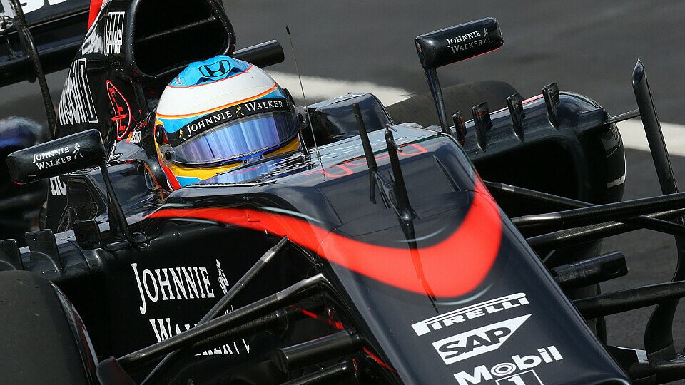 Fernando Alonso blickt trotz aller Pannen optimistisch nach vorne, Foto: Sutton