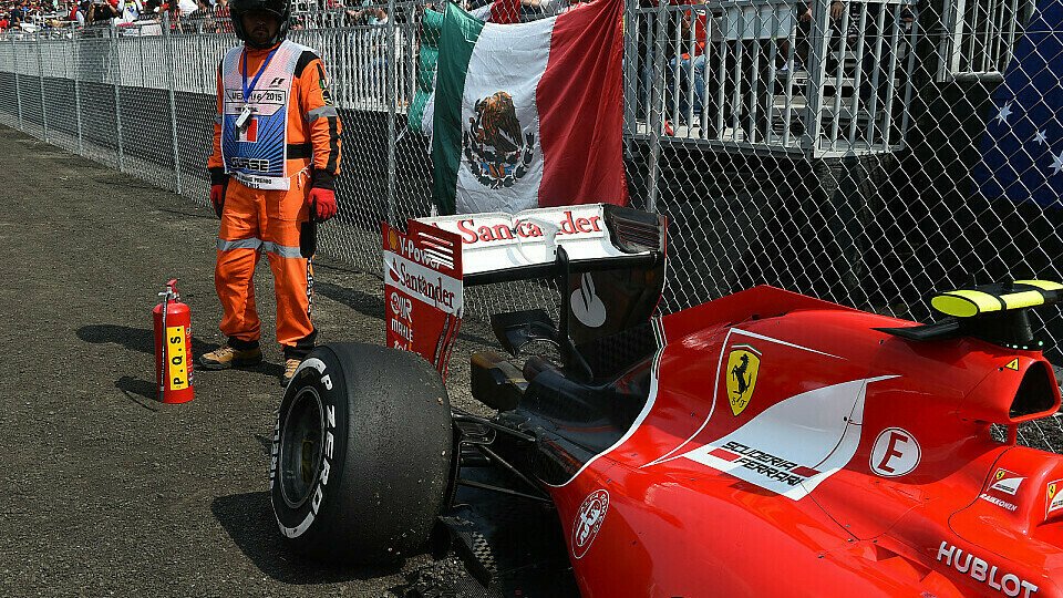 Kimi Räikkönen fällt in Mexiko zum fünften Mal in dieser Saison aus, Foto: Sutton