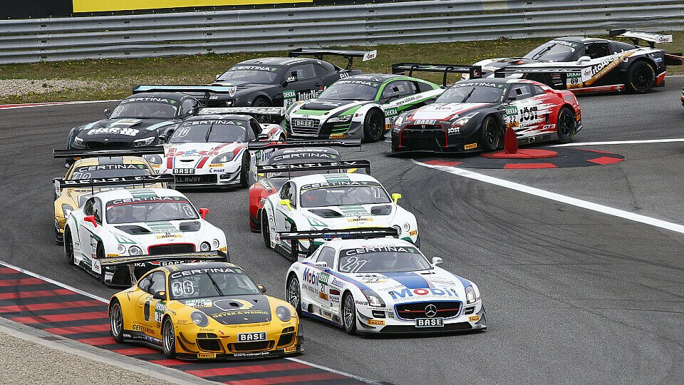 28 Supersportwagen von sieben Marken eingeschrieben, Foto: ADAC GT Masters