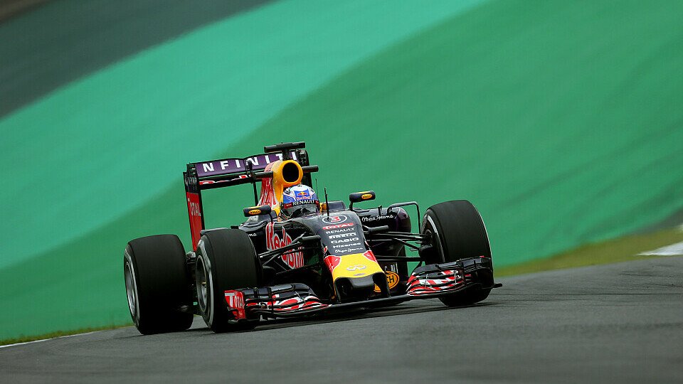 Neuer Motor, aber wenig Steigerung bei Daniel Ricciardo, Foto: Sutton