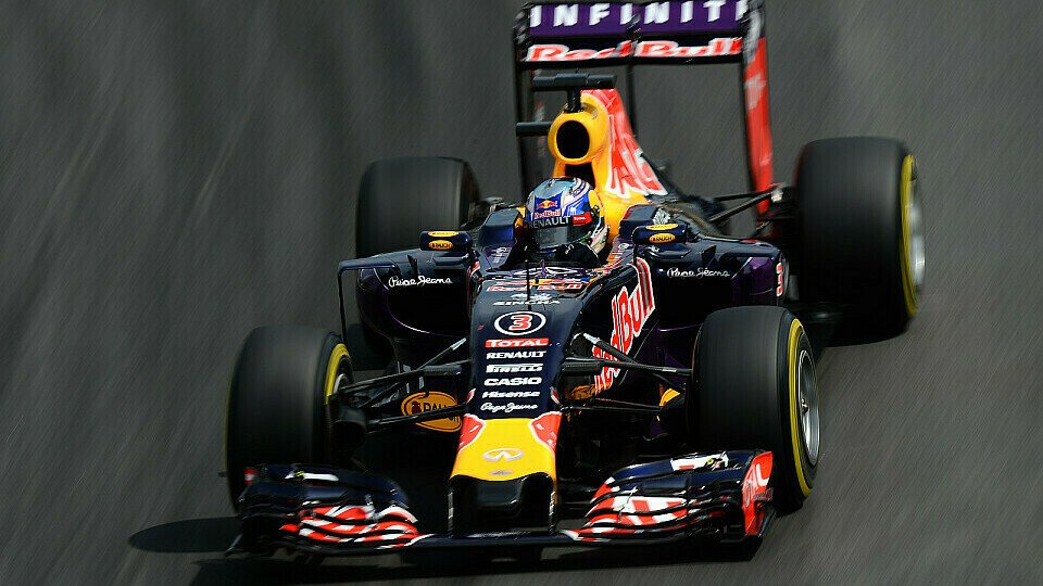 Beim Saisonfinale setzt Daniel Ricciardo wieder auf den alten Renault-Motor