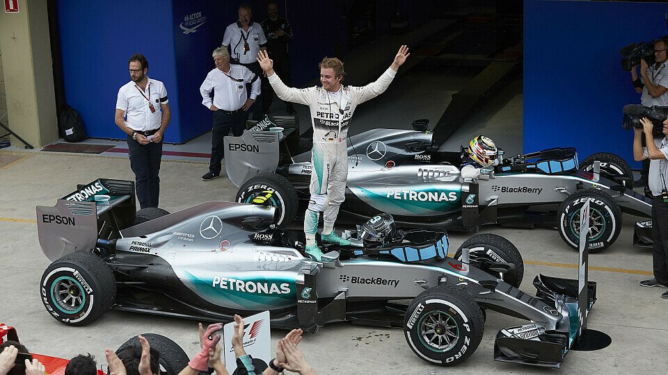 Nico Rosberg dominiert das Saisonfinale in der Formel 1, Foto: Mercedes-Benz